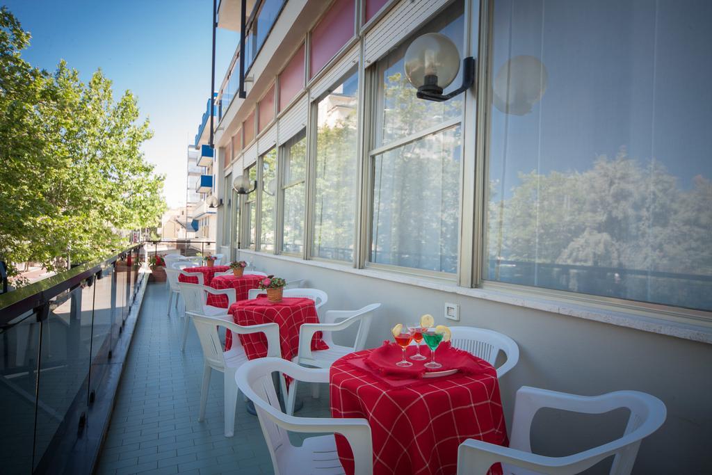 Hotel Madison Riccione Exterior photo